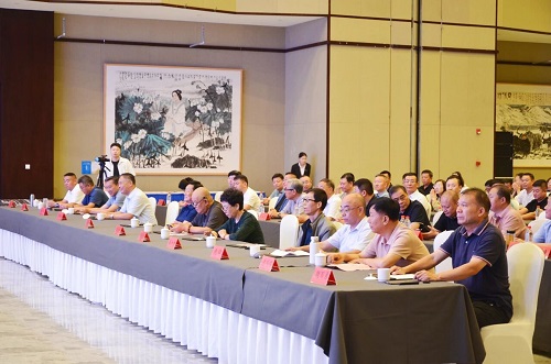 赋能文化传承，共绘陶山新篇！一滕集团圆满承办《陶山圣境》***发式暨“***精神”魏百勇作品展