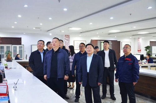 云南富源县县委书记崔庆稳一行到一滕集团考察