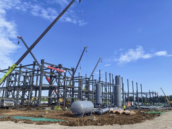项目施工“热”力十足|一滕建设集团鸿瑞新材料20万吨聚异丁烯项目商河工厂建设项目稳步推进