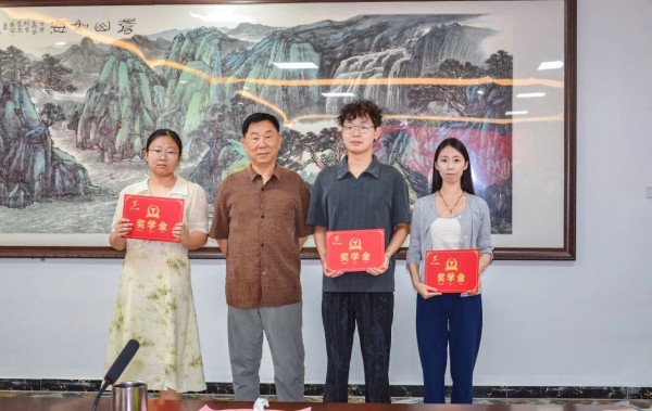情暖金秋 助学筑梦｜一滕集团2026年金秋助学活动圆满举行