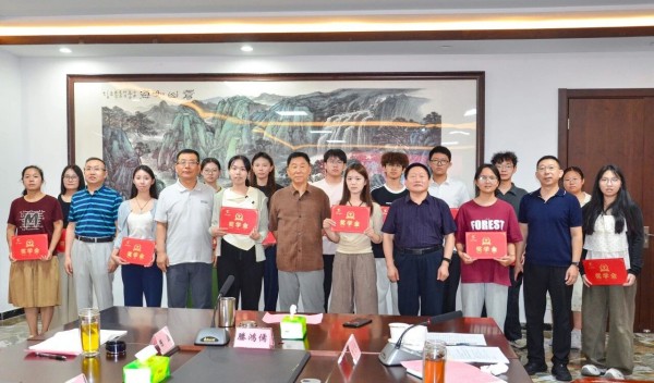 情暖金秋 助学筑梦｜一滕集团2026年金秋助学活动圆满举行